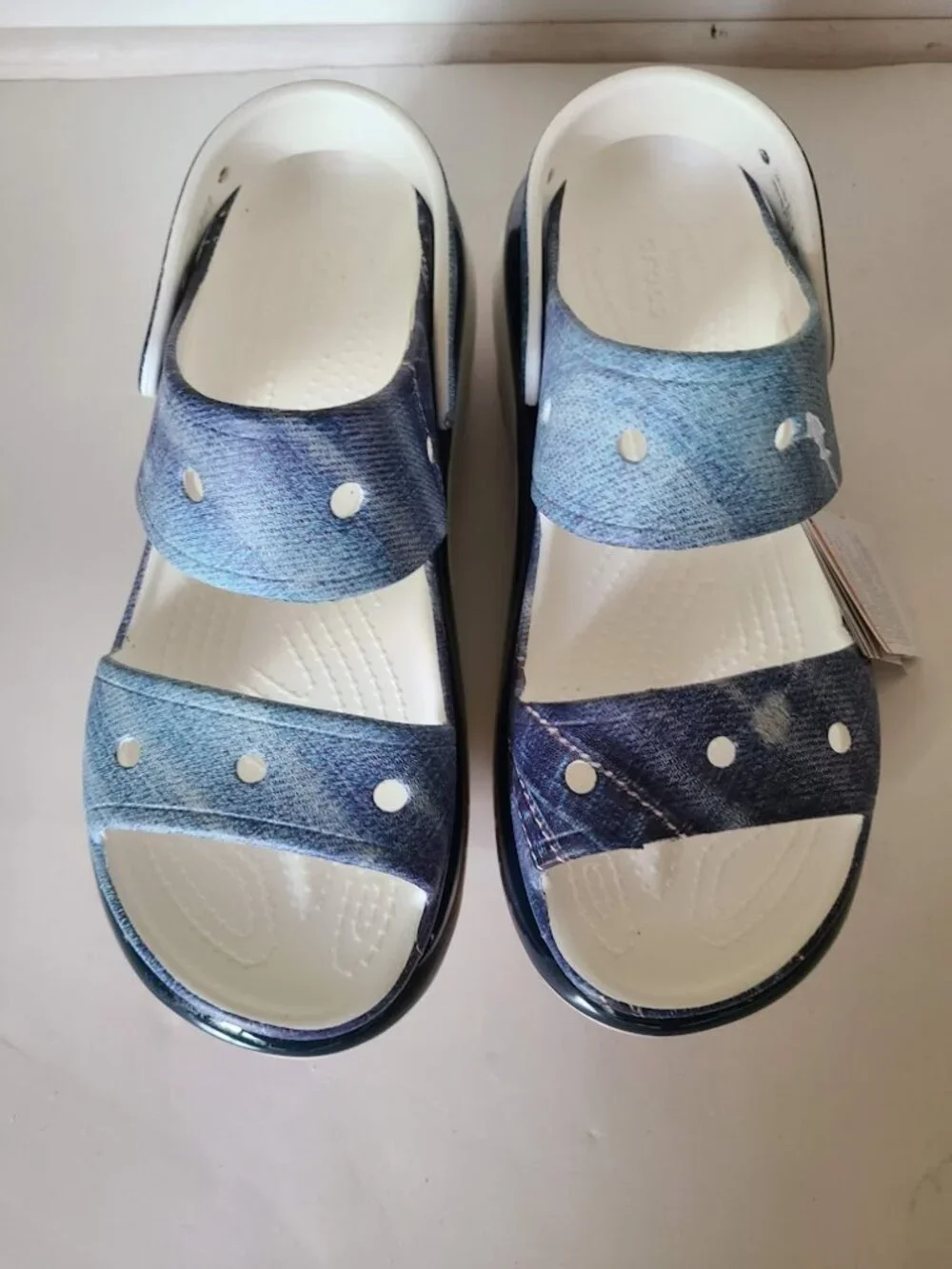 Crocs Platform Sandals, Size 9, new - Picture 1 of 5